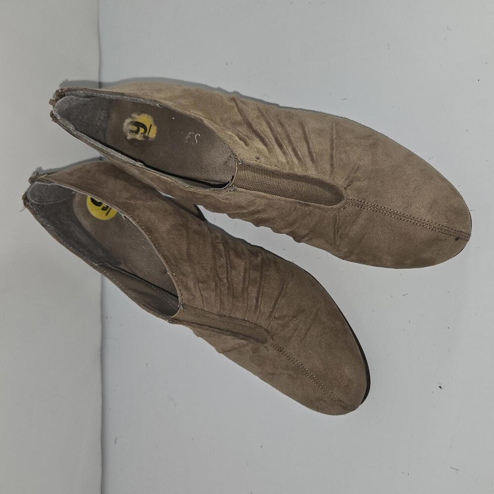 0272 Aerosoles Women's Tan Suede Ankle Bootie Back Zipper‎ Heeled Size 9